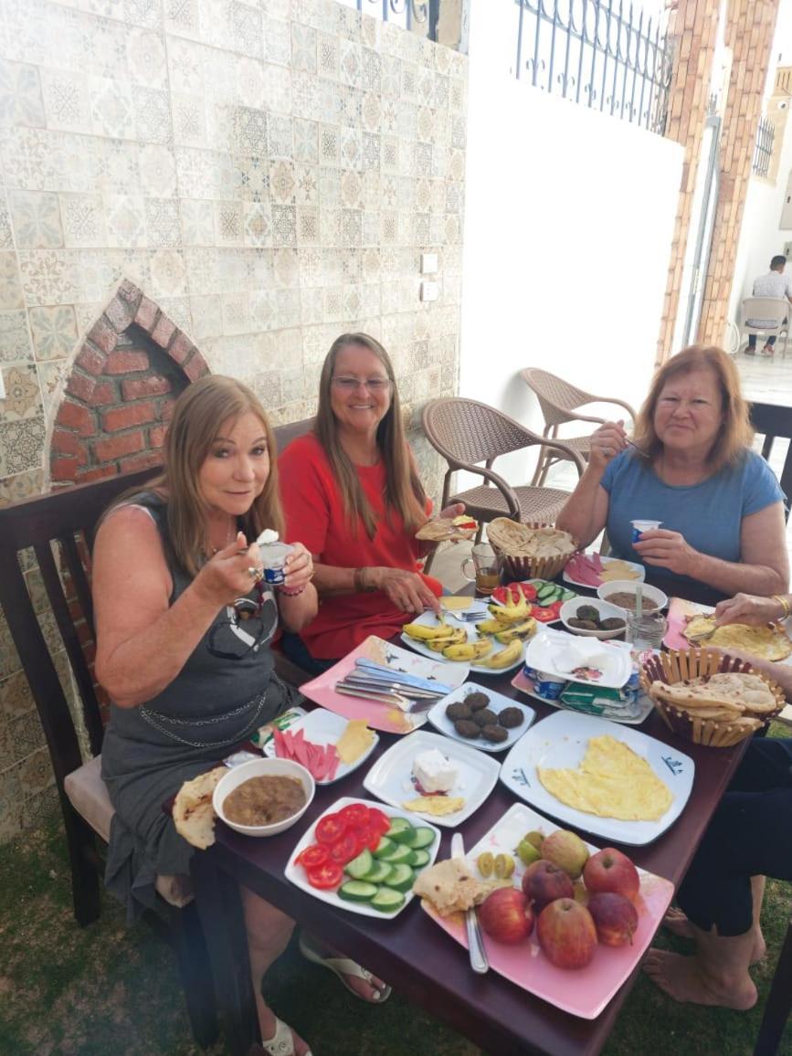 Sky Guest House Луксор Екстериор снимка