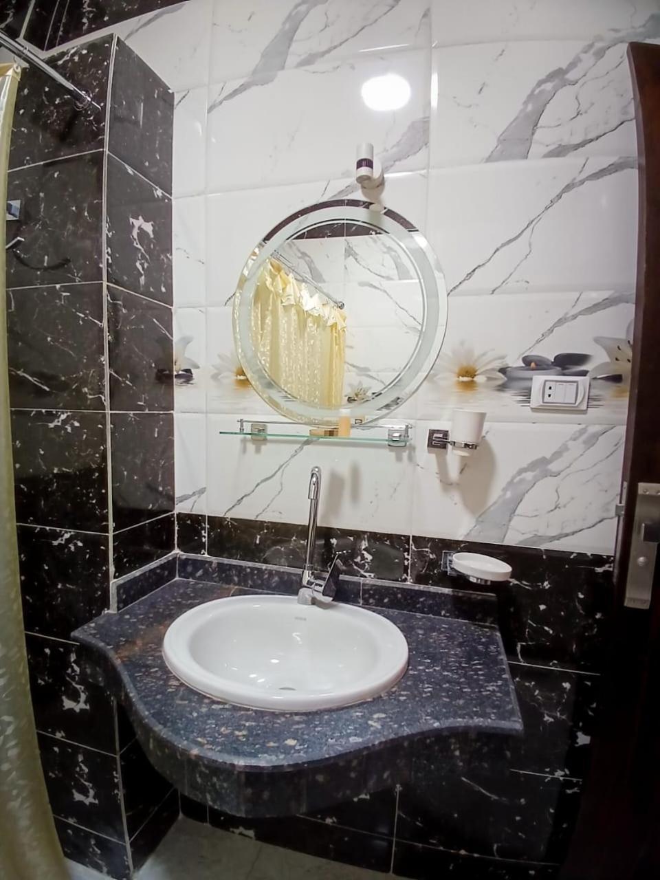 Sky Guest House Луксор Екстериор снимка